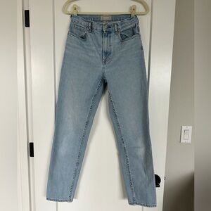 Everlane Women's Straight Leg Cheeky Jeans in Light Blue